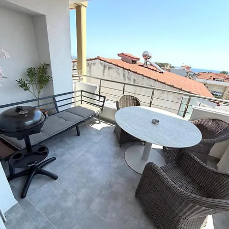 Nora Seaview Apartment